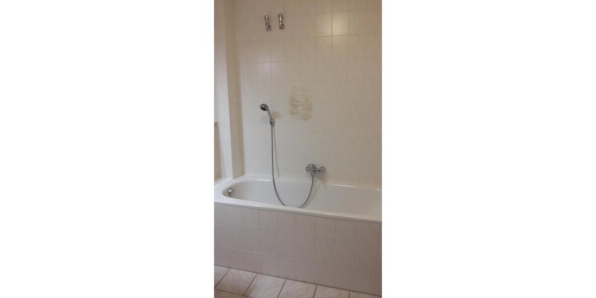 Attraktive Dachgeschoßwohnung, 2,5 Zimmer, Küche Diele Bad Balkon 2.5 zimmer