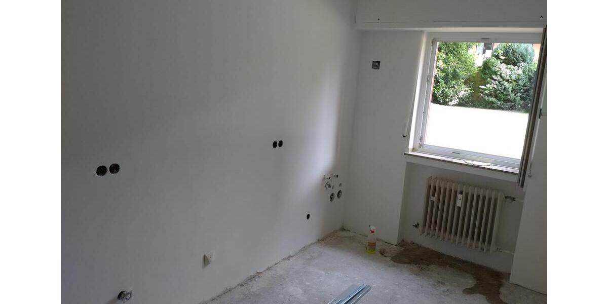 Charmante, helle, sanierte Souterrain-Wohnung 1 zimmer