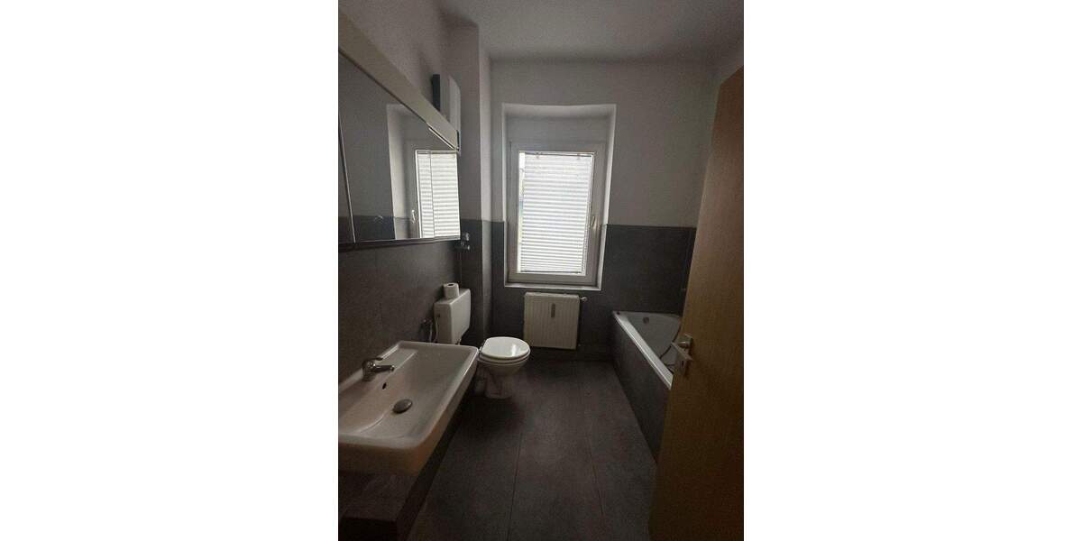 Charmante 2 Zimmer - Altbauwohnung mit separater Küche und modernem Bad 2 zimmer