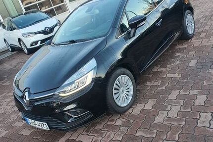 Renault Clio 77.800 km 9.200 &euro; dusseldorf 40223