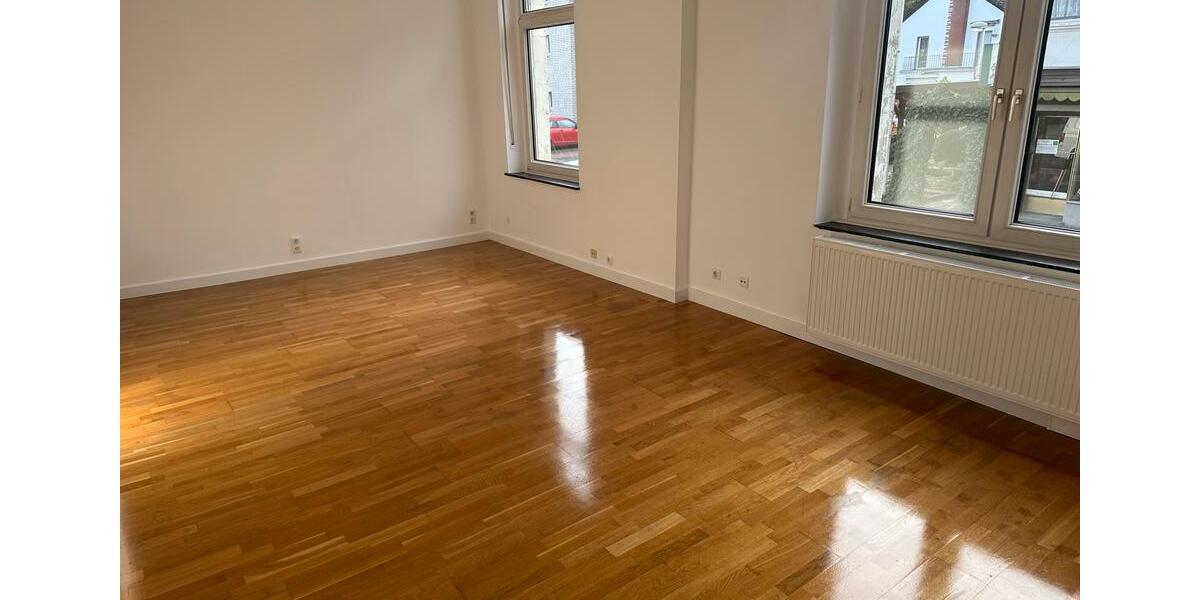 Etagenwohnung Brühl - 3 Zimmer, 90 m&sup2;, 1.200&euro; | Angebot:25418912