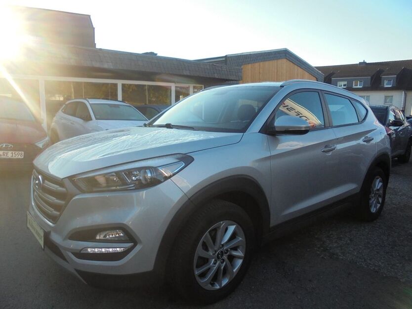Hyundai TUCSON 111.800 km 12.990 € Radevormwald 42477