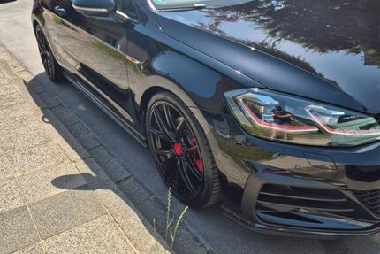VW Golf 62.200 km 22.000 &euro; Solingen 42653