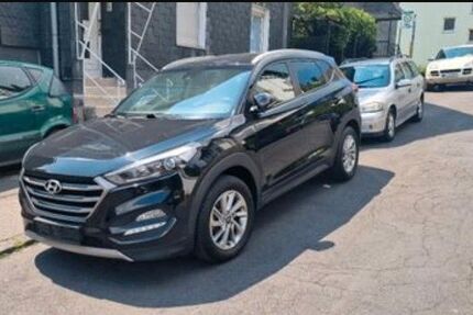 Hyundai TUCSON 175.000 km 11.700 &euro; Remscheid 42859
