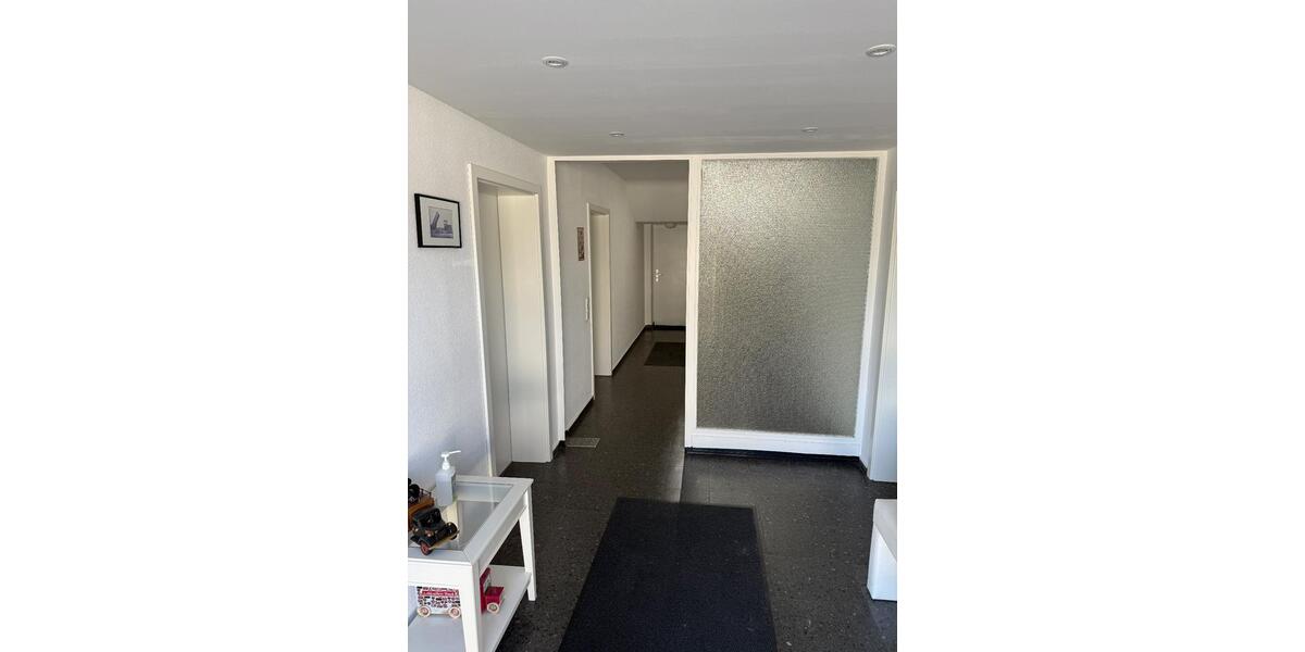 Büroräume mit Lagerhalle und Parkplätzen in Grevenbroich zimmer