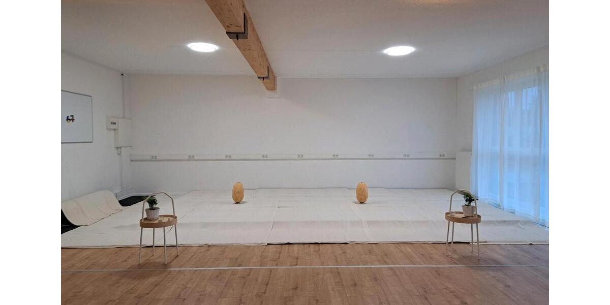 Heller, großzügiger Raum in Wesseling zimmer