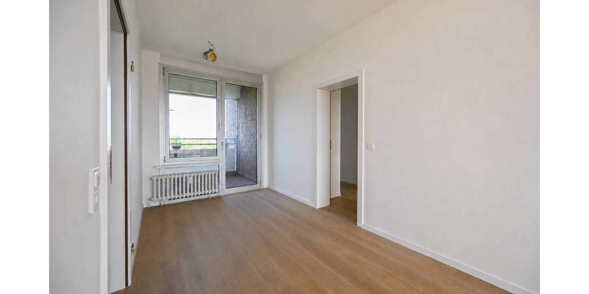 Etagenwohnung Düsseldorf Mörsenbroich - 3 Zimmer, 86 m&sup2;, 299.000&euro; | Angebot:26570402