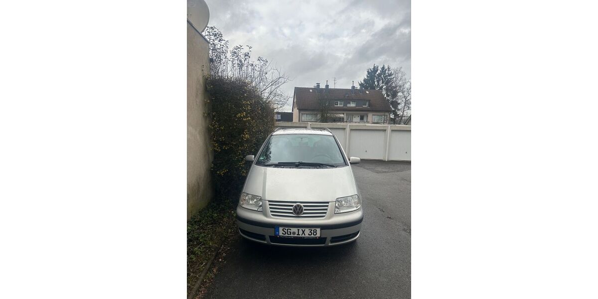 VW Sharan 198.000 km 2.800 &euro; Solingen 42719
