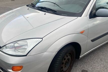 Ford Focus 146.000 km 1.880 € Düsseldorf 40223