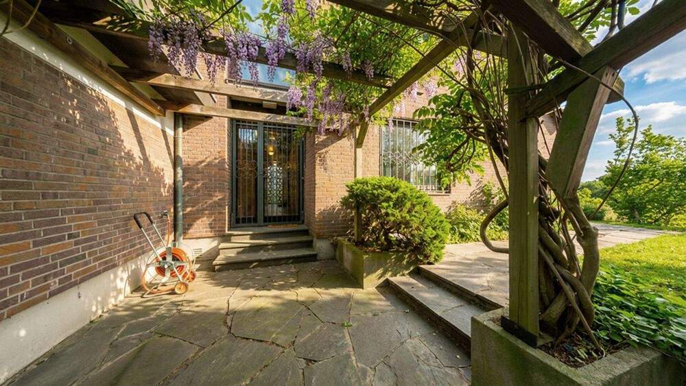 großzügiges, freistehendes Einfamilienhaus mit schönem Garten und Erftblick 6 zimmer