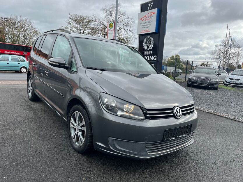 VW Touran 121.000 km 9.990 € Wesseling - Köln 50389