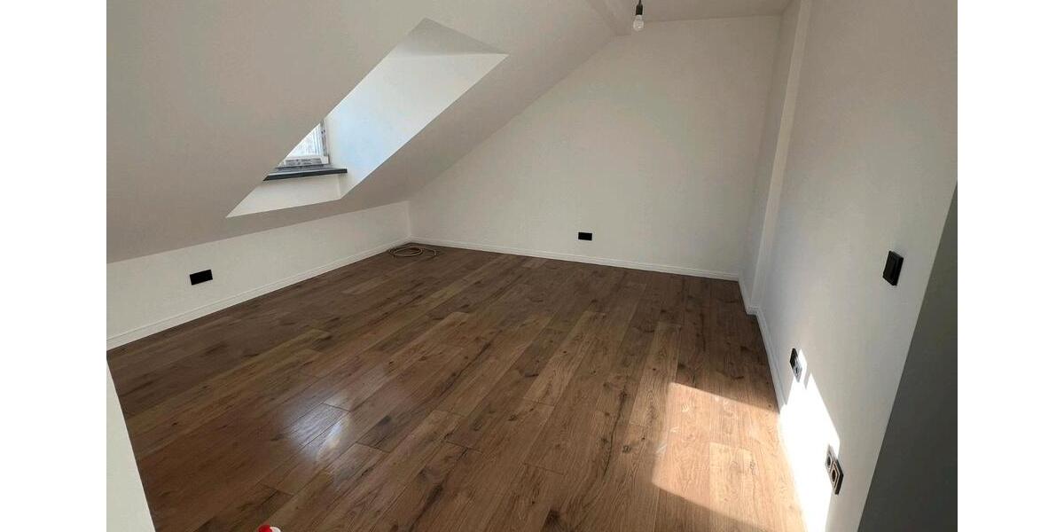 Dachgeschoßwohnung Brühl - 3 Zimmer, 54 m&sup2;, 870&euro; | Angebot:26411501
