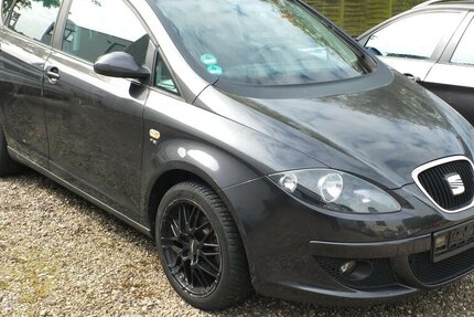 Seat Altea STYLE NAVI AHK PARKPILOT neuer Zahnriemen 162.222 km 3.908 &euro; Köln 50858