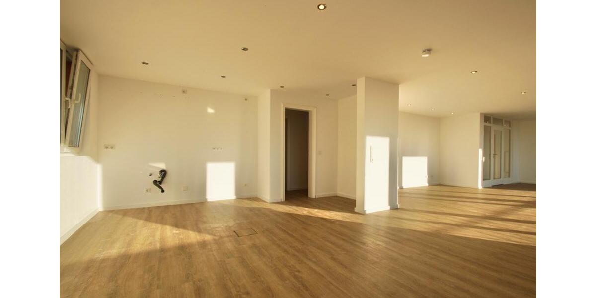 CITYHOUSE: Penthouse - Kölns schönster Blick auf den Dom! 90 m² Terrasse in Süd-West-Ausrichtung 3 zimmer