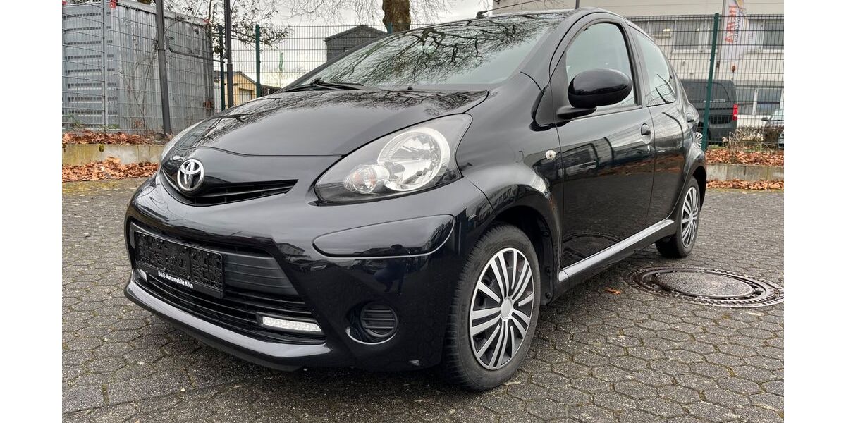 Toyota Aygo (X) 102.249 km 6.299 &euro; Köln 51149