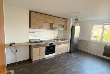 2 Zimmer Wohnung mit Gäste WC frisch renoviert zimmer