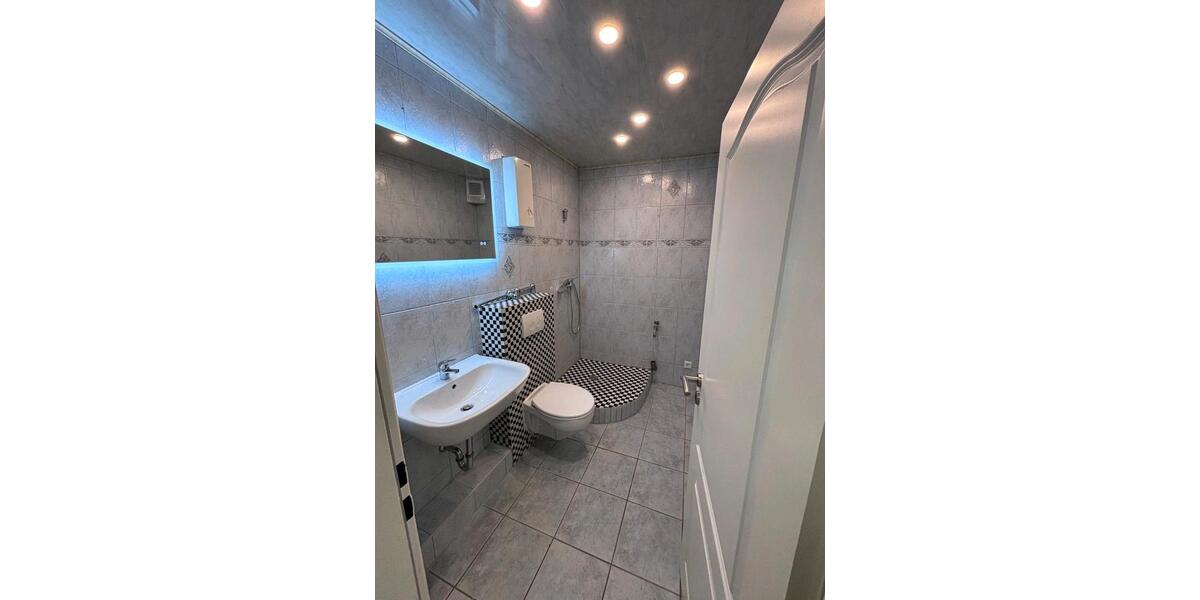 Etagenwohnung Grevenbroich Neuenhausen - 2 Zimmer, 63 m&sup2;, 800&euro; | Angebot:26408148