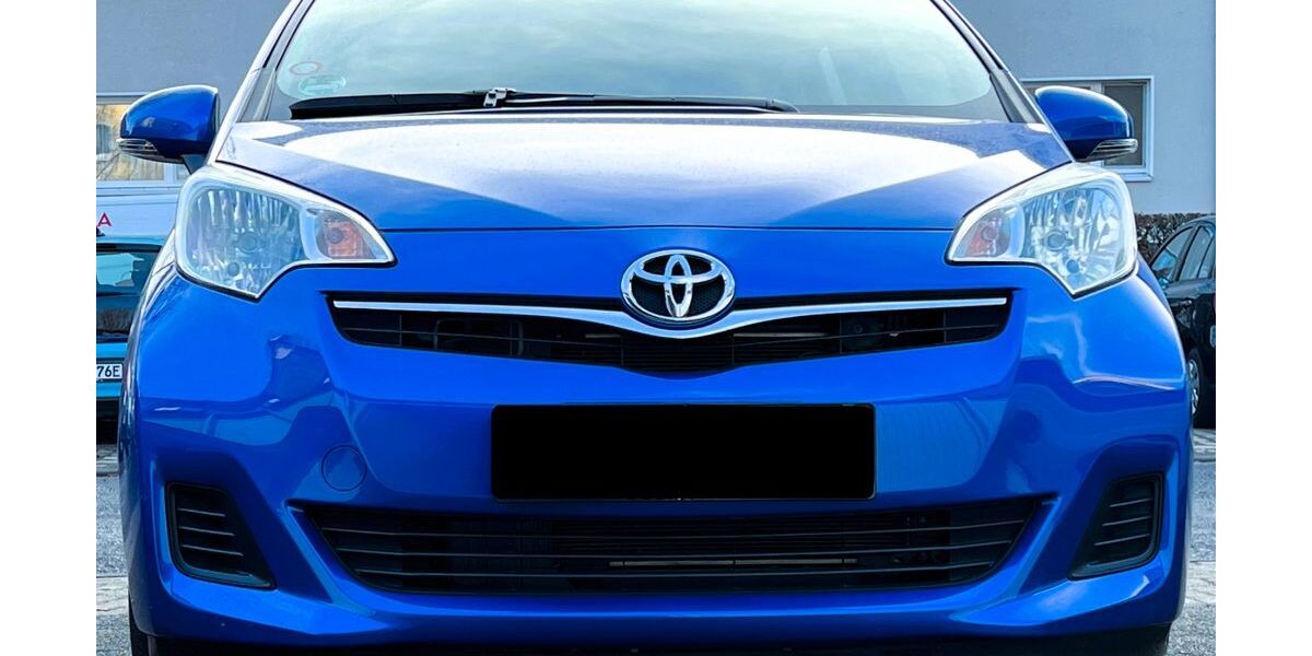 Toyota Verso-S 24.782 km 8.100 &euro; Köln 50969