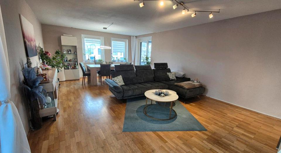 Komfortable große 4-Zimmer-Wohnung in Top Lage in Schlebusch 4 zimmer