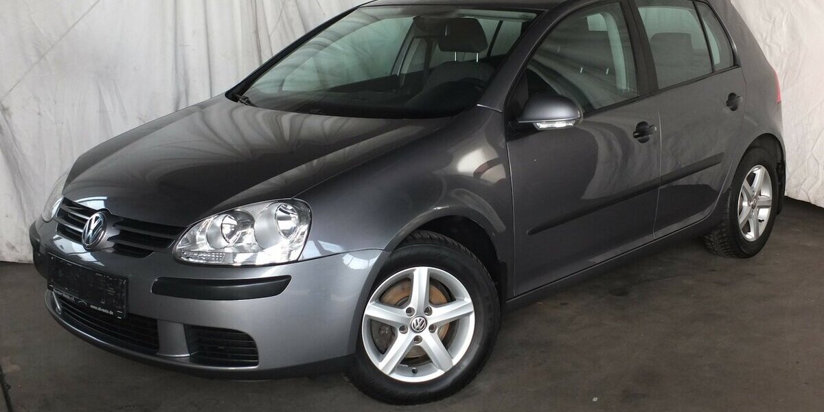 VW Golf TRENDLINE KLIMAAUTOMATIK 5-TÜRIG 132.115 km 4.904 &euro; Köln 50858