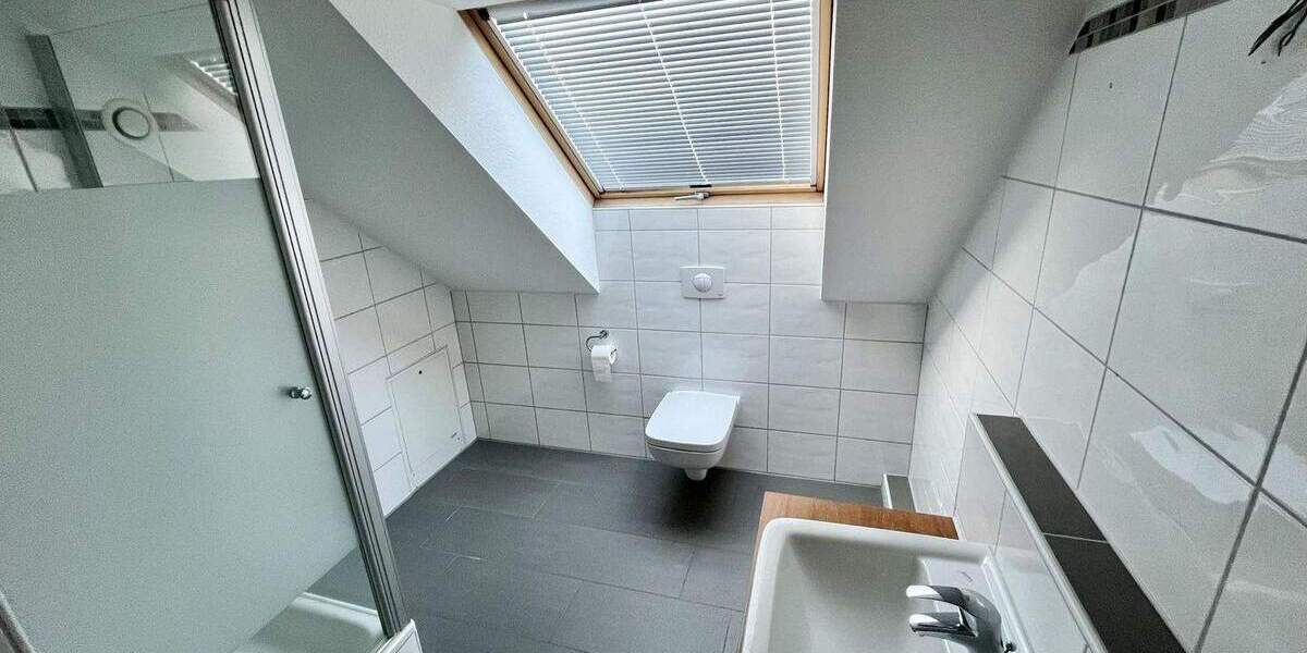 Solide DHH mit guter Ausstattung in Schlebusch 5 zimmer