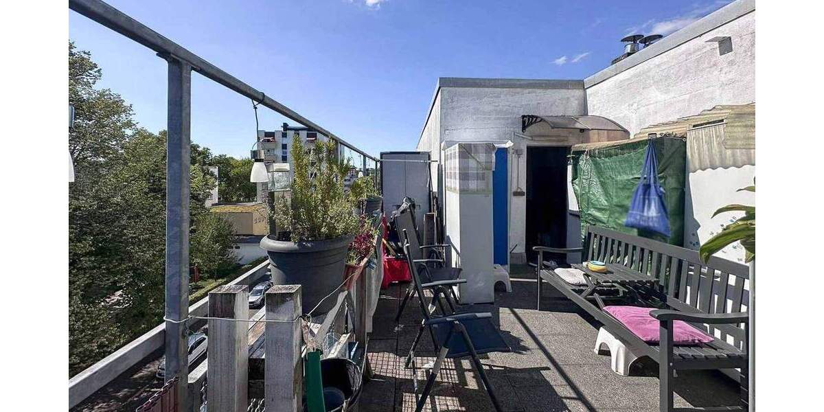 Charmante 2-Zimmer-Eigentumswohnung mit großer Dachterrasse und Denkmalschutz in Mülheim 3 zimmer
