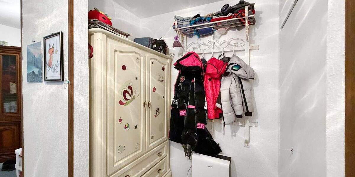 Etagenwohnung Köln Niehl - 3 Zimmer, 75 m&sup2;, 349.000&euro; | Angebot:24698289