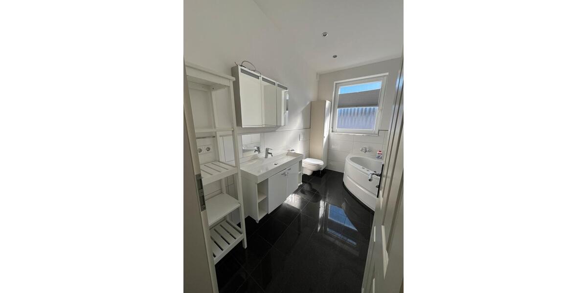 Dachgeschoßwohnung Düsseldorf Flingern Süd - 1 Zimmer, 12 m&sup2;, 690&euro; | Angebot:26372629