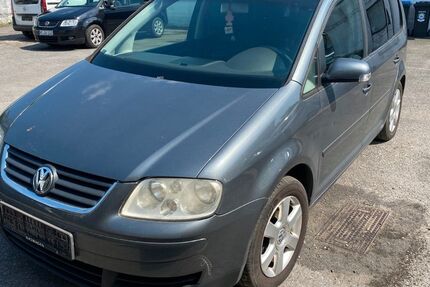 VW Touran 274.000 km 1.490 &euro; Monheim 40789