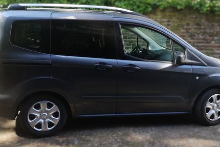 Ford Tourneo Courier 125.284 km 7.100 &euro; Köln 50937
