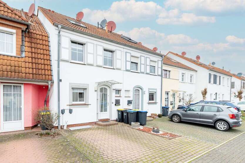 Haus zum Kaufen in Köln Meschenich 519.000 € 127 m² 4 zimmer