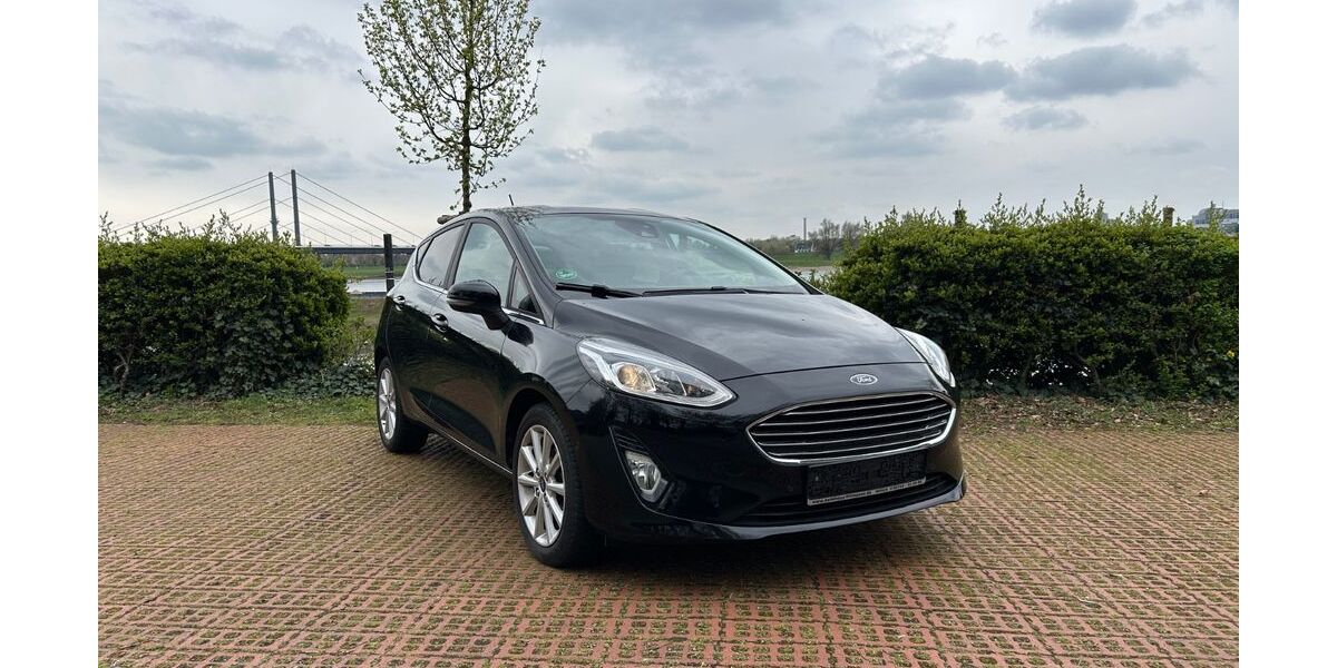 Ford Fiesta 79.350 km 8.850 &euro; Düsseldorf 40476