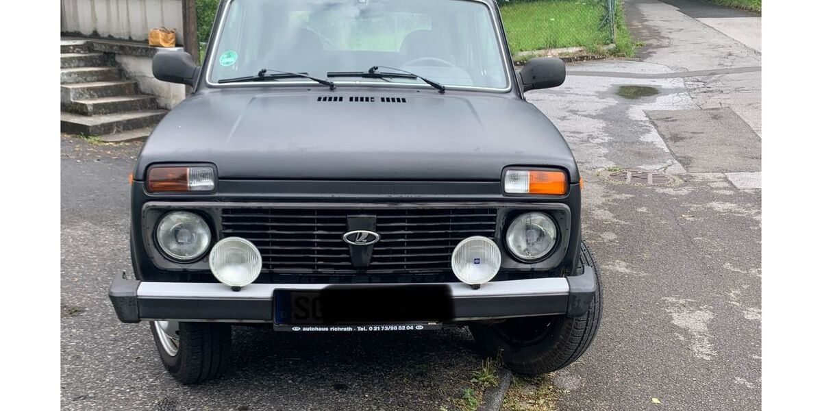 Lada Niva 142.000 km 3.900 € Solingen 42657