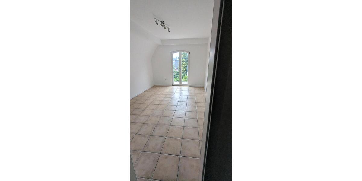 Dachgeschoßwohnung Overath - 2 Zimmer, 70 m&sup2;, 790&euro; | Angebot:26688500