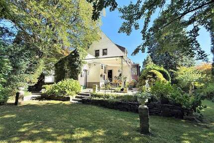 Ein Haus mit Seele - Historischer Charme trifft Naturparadies mit eigenem Waldrundlauf! 4 zimmer