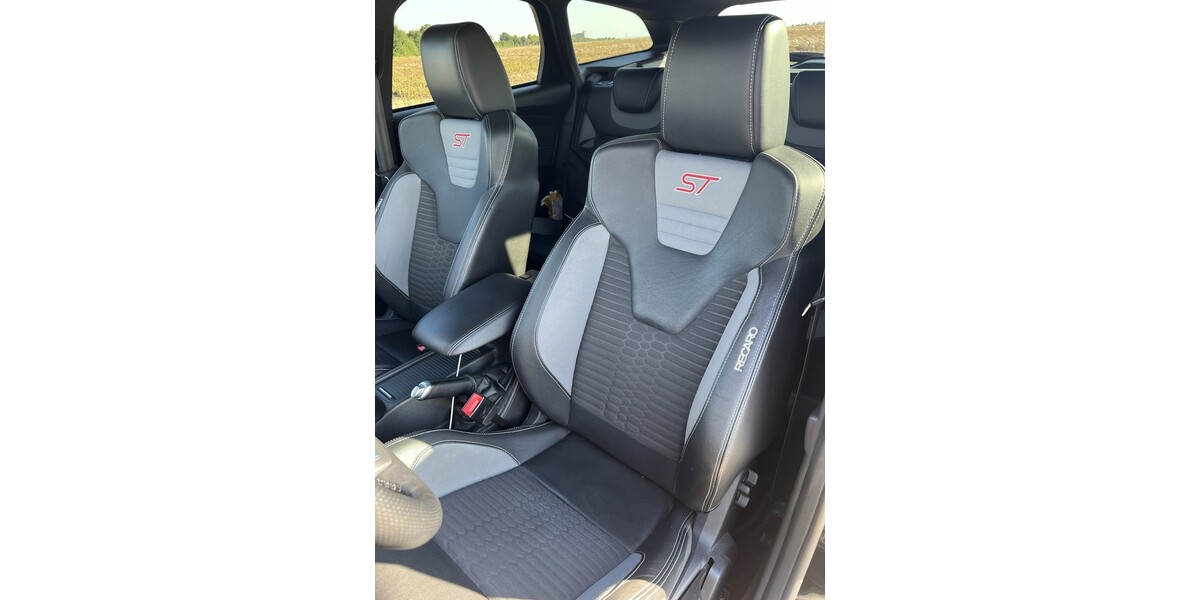 Ford Focus 79.900 km 17.800 &euro; Köln 50667