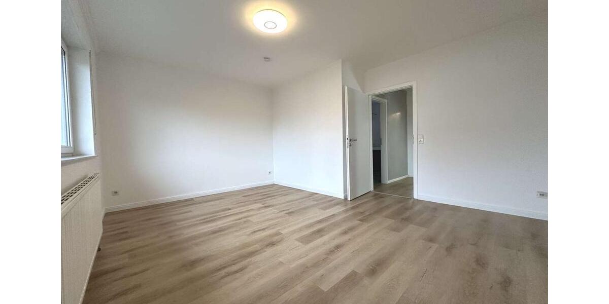 Charmante Doppelhaushälfte mit Wintergarten, Garten und vielseitigen Nutzungsmöglichkeiten 5 zimmer