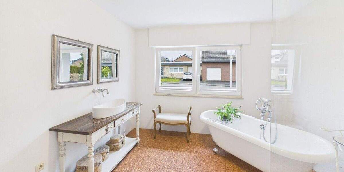 Bungalow Bergheim Niederaußem - 8 Zimmer, 314 m&sup2;, 858.000&euro; | Angebot:25385571