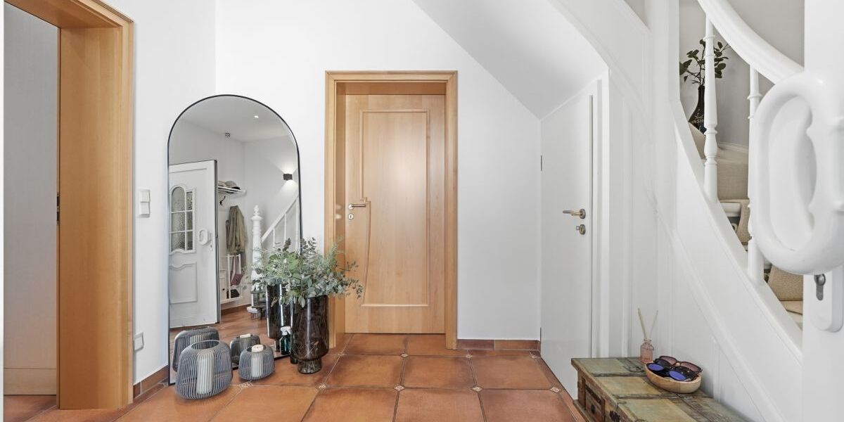 Mit 3D: Historischer Charme trifft modernen Wohnkomfort – umfangreich modernisiertes Einfamilienhaus mit Einliegerwohnung. - Einfamilienhaus Solingen Höhscheid | Angebot:26980800