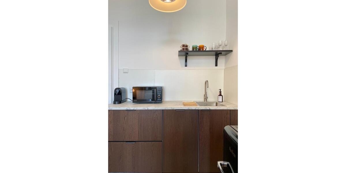 Möblierte sanierte Altbau City-Wohnung in Unterbilk zimmer