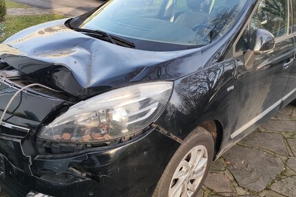 Renault Grand Scénic III 329.500 km 2.500 &euro; Köln 50667