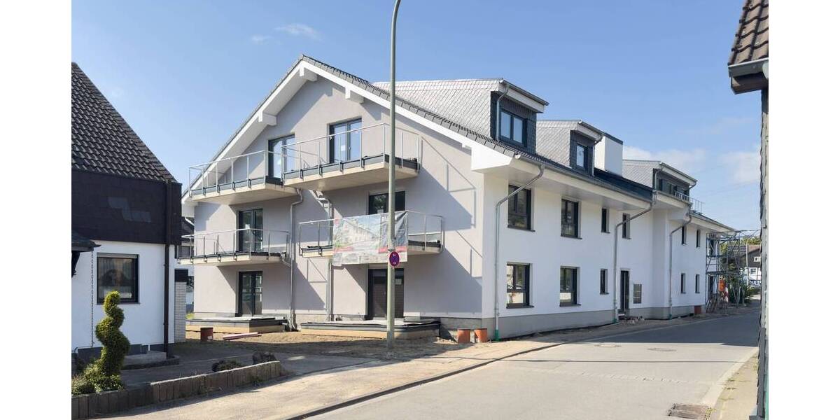 *Gemütlich und attraktiv mit Balkon und Stellplatz* 4 zimmer