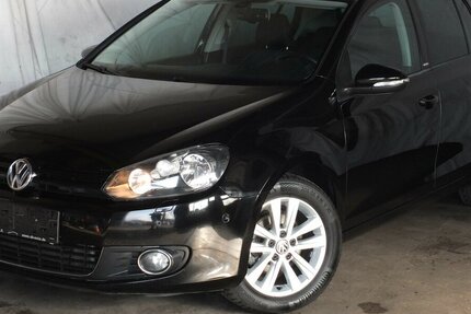 VW Golf STYLE TIPTRONIC KLIMAAUT 5-TÜRIG PARKPILOT 146.255 km 8.408 &euro; Köln 50858