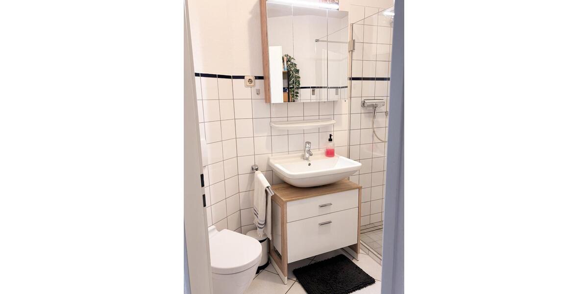 Helle 50 m² Dachgeschosswohnung in Neuss zur Untermiete 2 zimmer