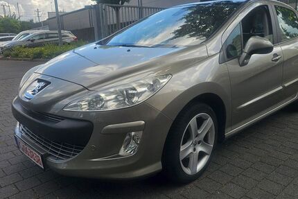 Peugeot 308 129.000 km 2.950 &euro; Köln 50739