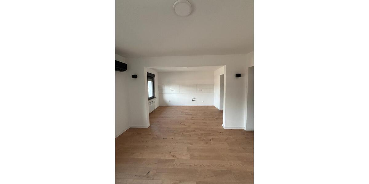 Etagenwohnung Grevenbroich Neuenhausen - 2 Zimmer, 68 m&sup2;, 900&euro; | Angebot:24840320