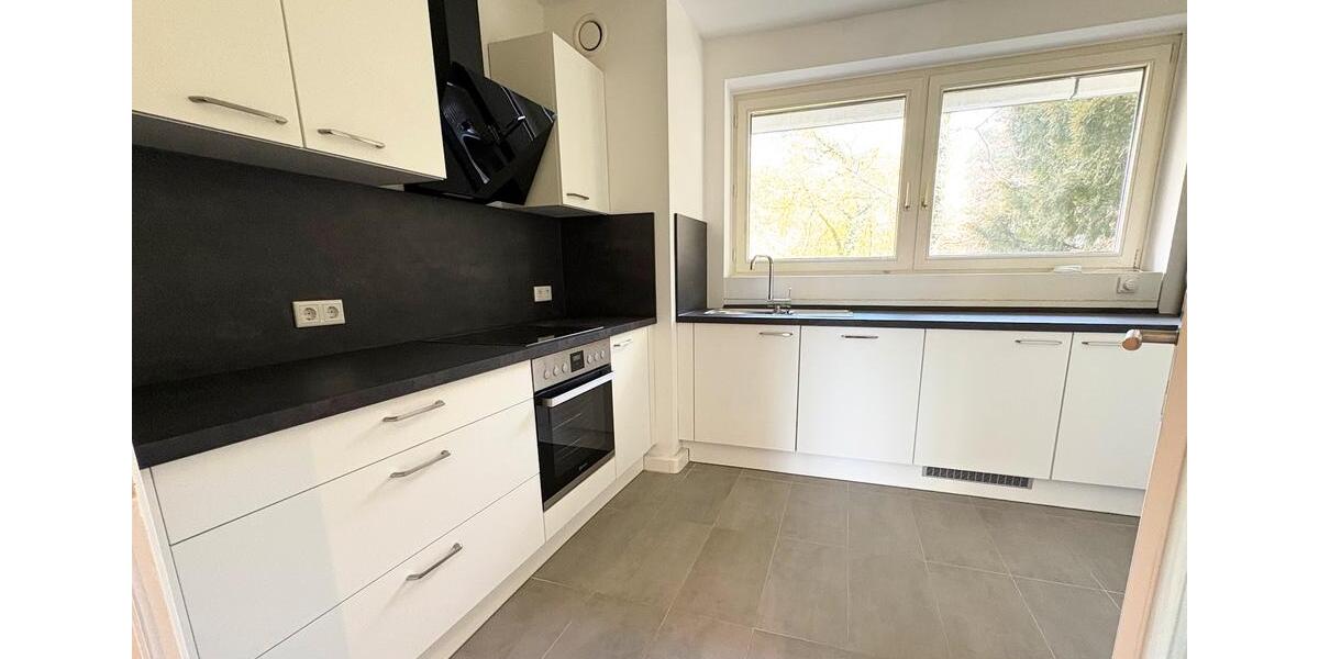 Etagenwohnung Köln Rodenkirchen - 6 Zimmer, 150 m&sup2;, 2.400&euro; | Angebot:26444031