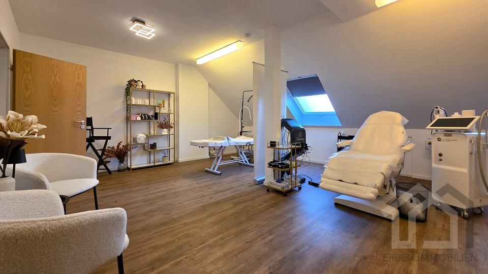 Kleine, feine Praxis-Bürofläche in Schlebuscher Lage zimmer