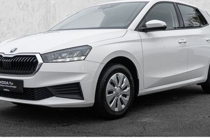 Skoda Fabia 43.582 km 14.590 &euro; Düsseldorf 40474