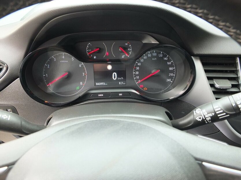 Crossland EDITION NAVI START-STOP PDC ERSTHAND